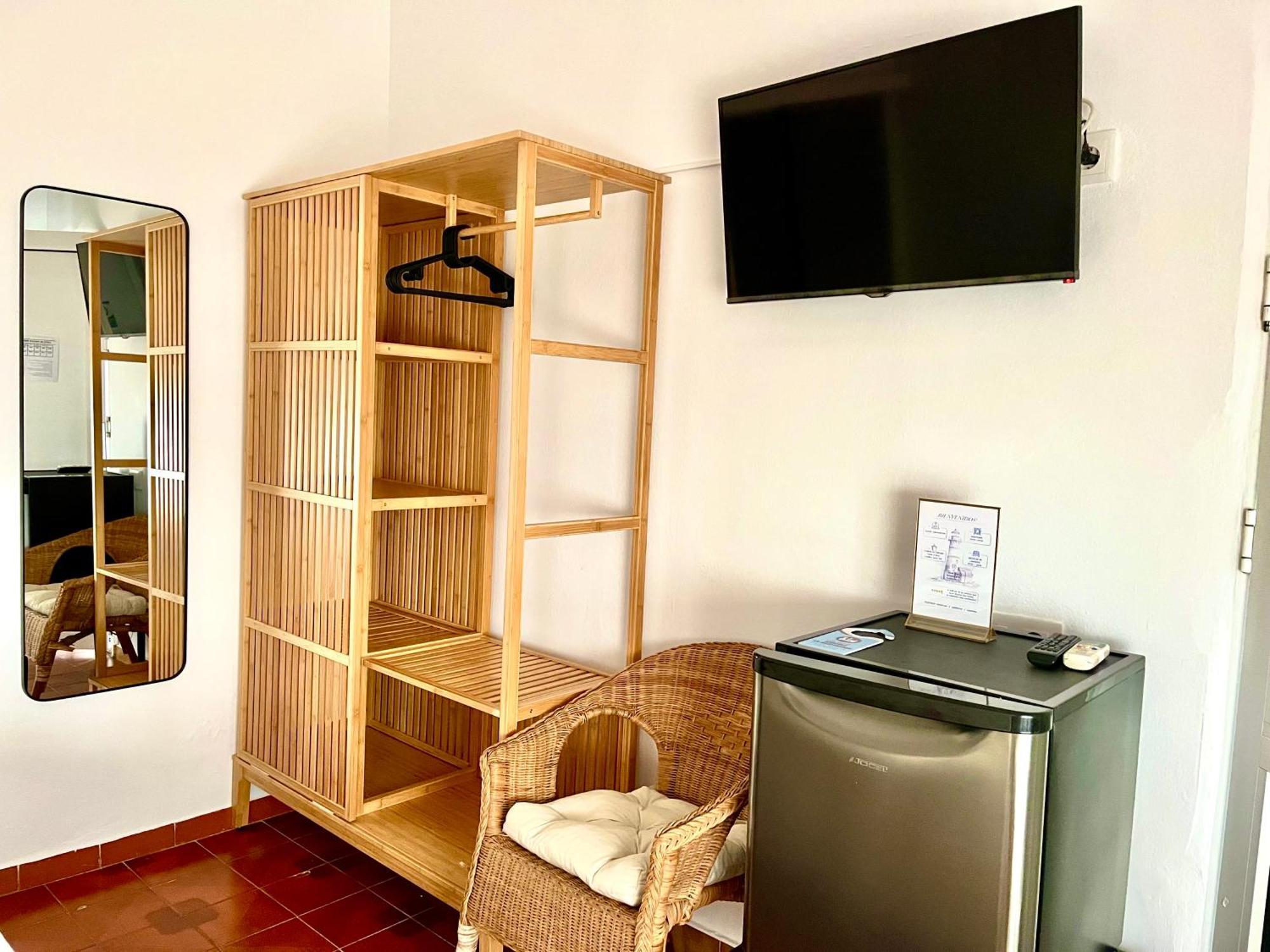 Hostal El Faro Чипиона Екстериор снимка