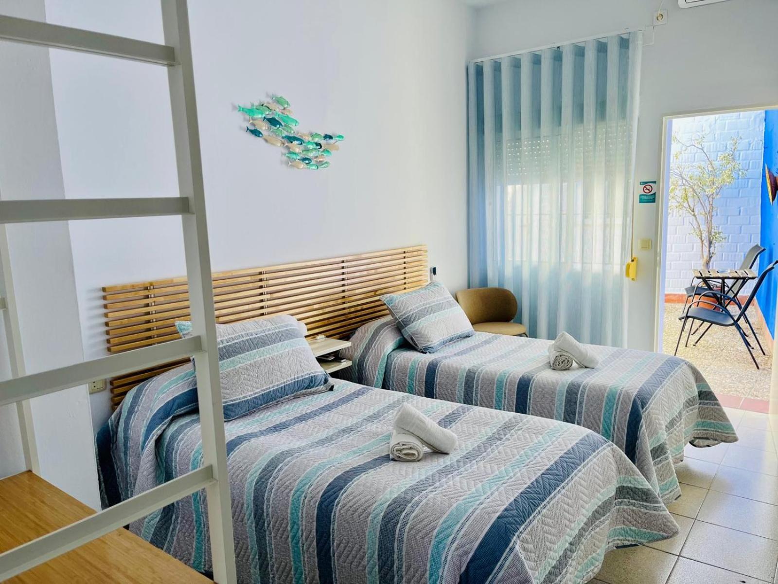 Hostal El Faro Чипиона Екстериор снимка