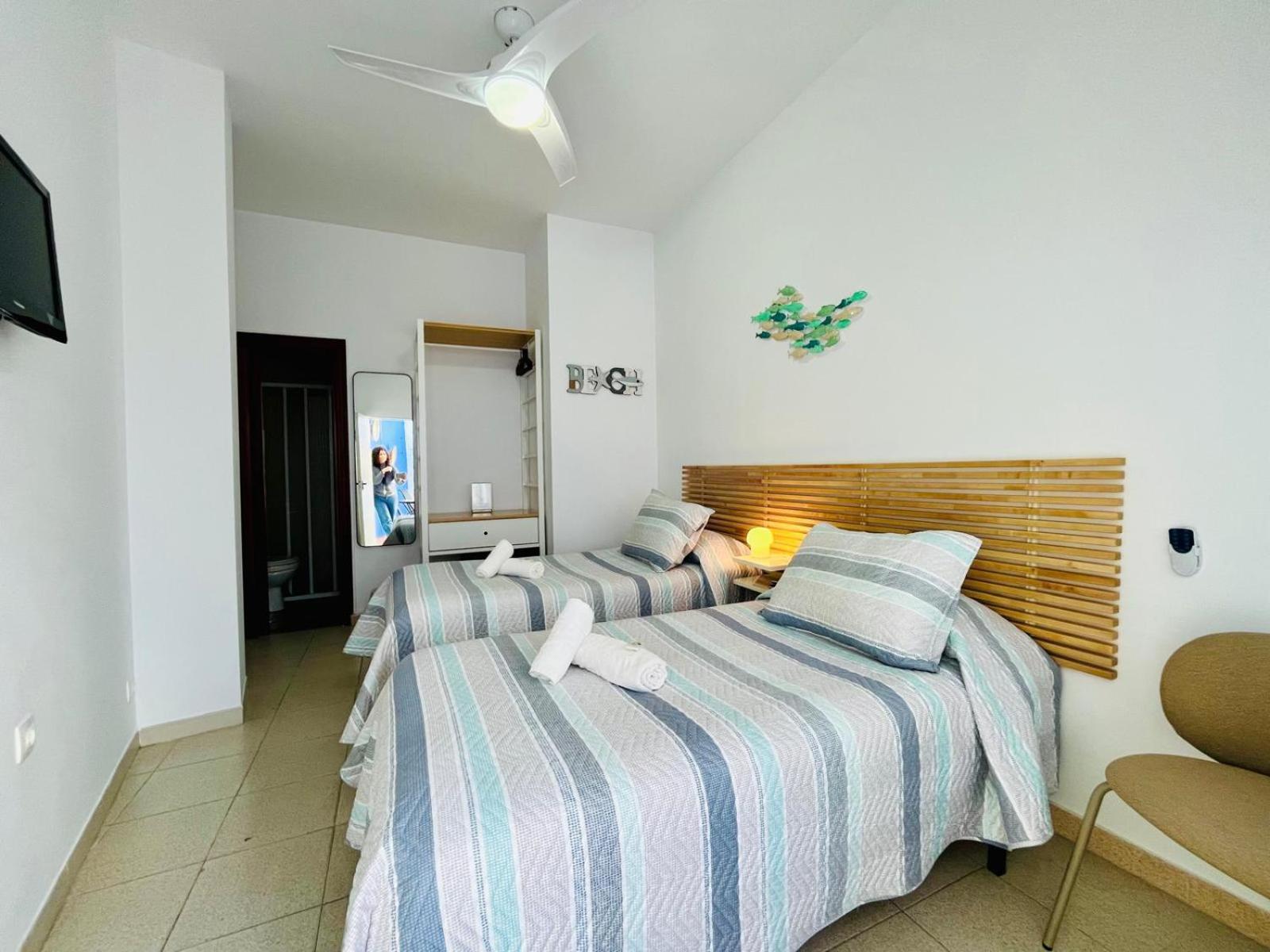 Hostal El Faro Чипиона Екстериор снимка