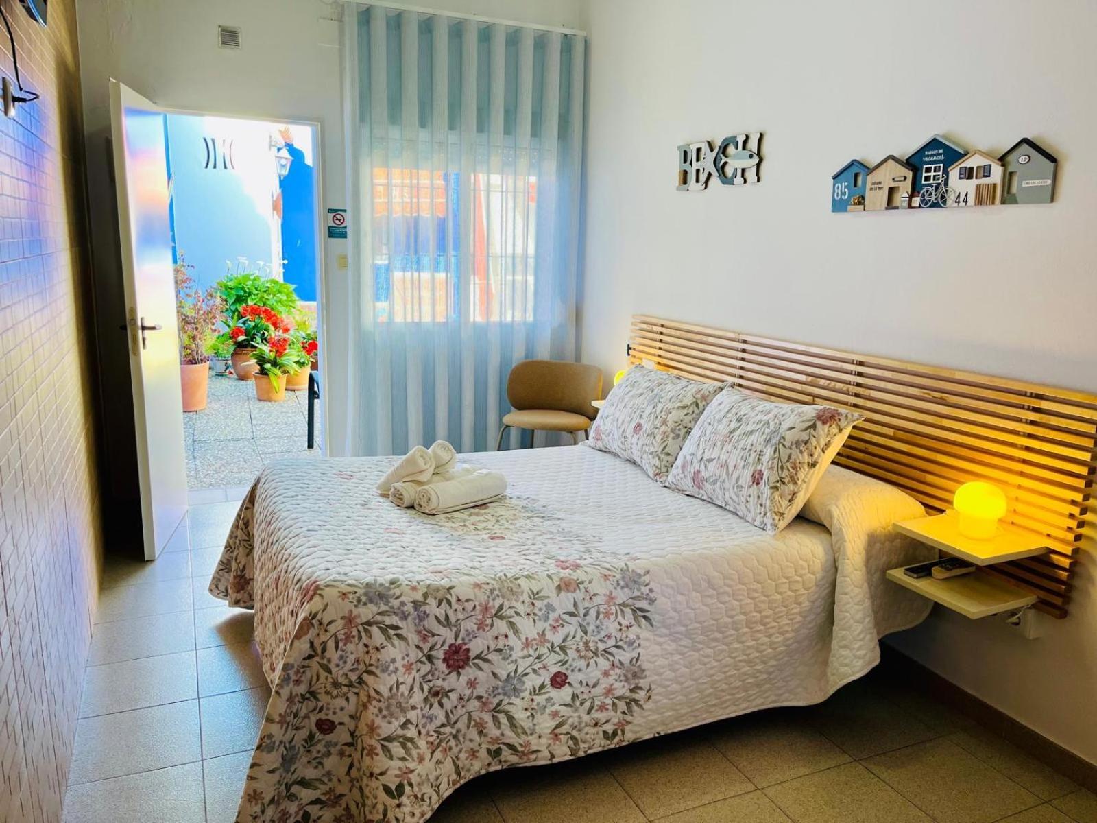 Hostal El Faro Чипиона Екстериор снимка