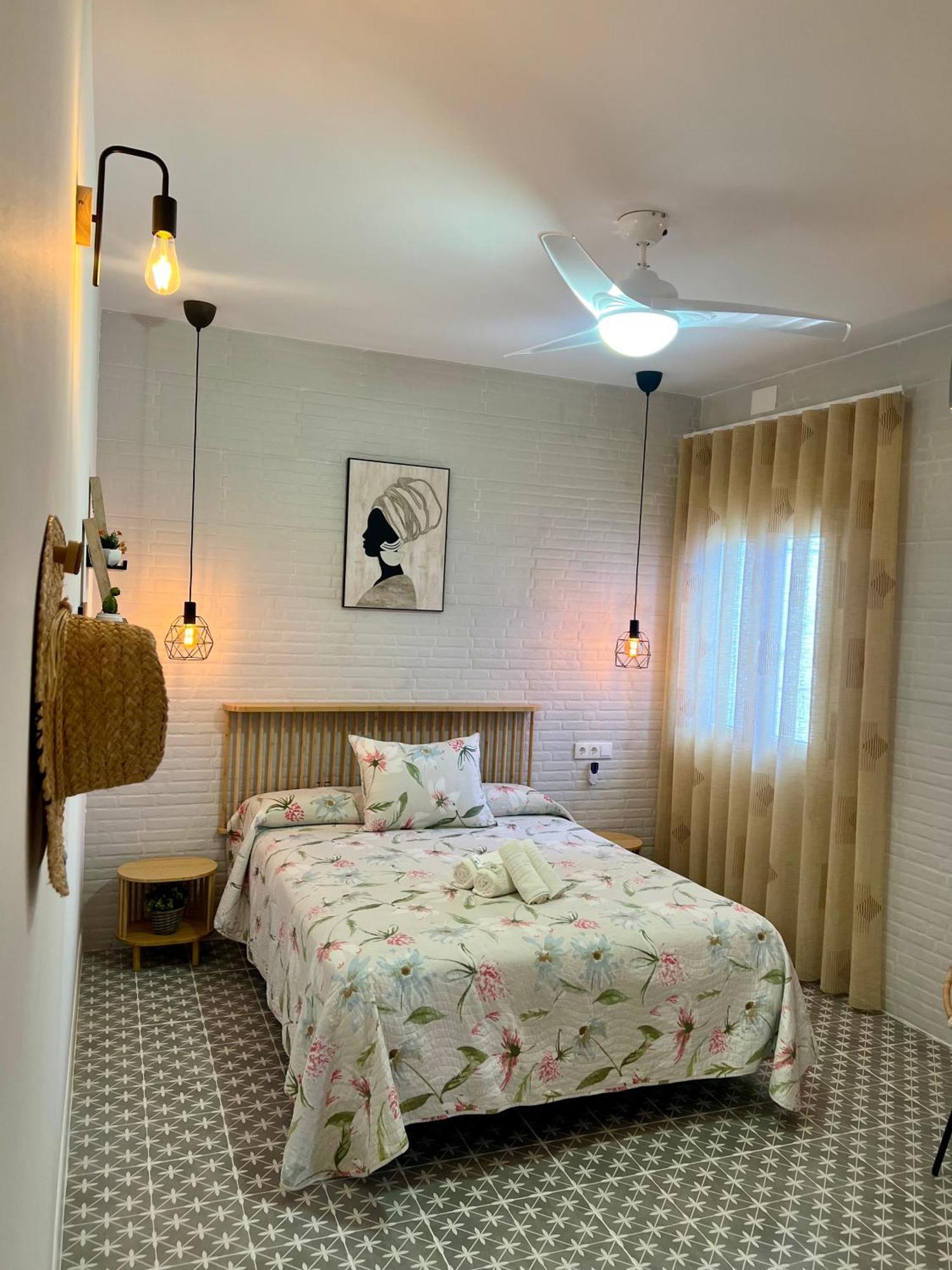 Hostal El Faro Чипиона Екстериор снимка